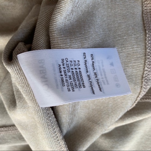 SOLD 💌NWOT Babaton Aritzia Freddie Dress Taupe XS - Picture 6 of 7